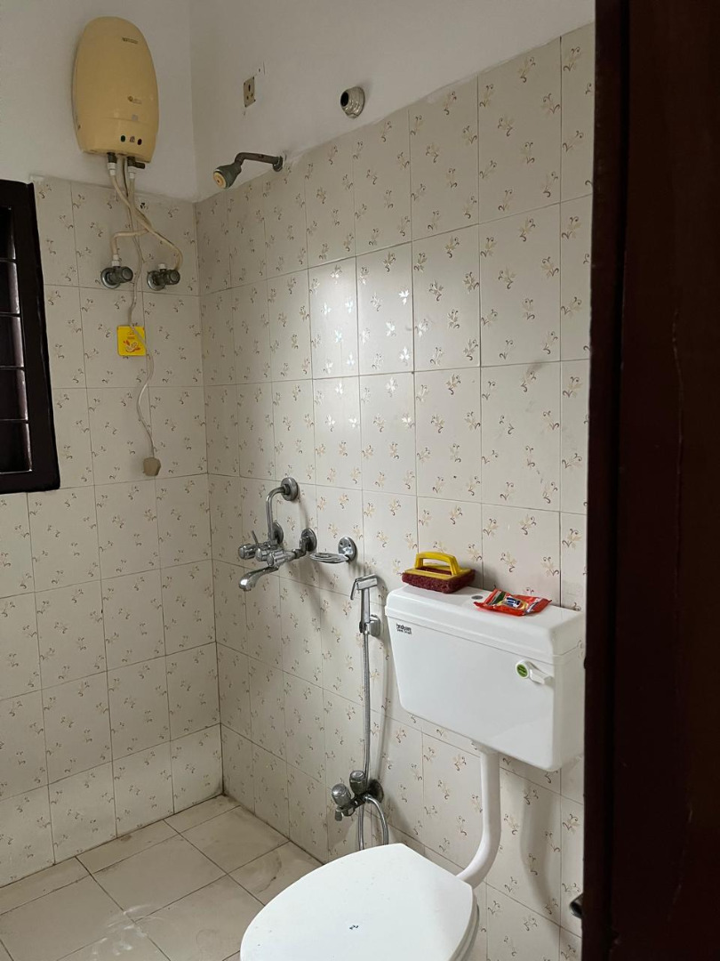 Semi Furnished 4bhk in RG Baruah Road, Zoo Tiniali, Guwahati, Assam, India for Rent